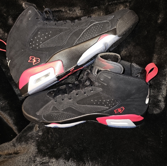 Size 10-  215. Jordan mvp black varsity red - Picture 3 of 6